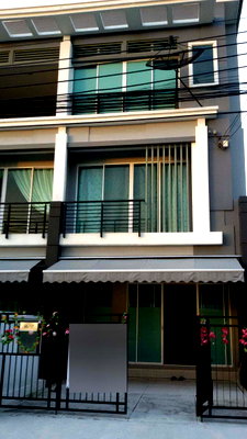 เช่าทาวน์โฮม กรุงเทพมหานคร : ให้เช่าทาวน์โฮม 3 ชั้น บ้านกลางเมือง พระราม 9-รามคำแหง  อยู่ซอยรามคำแหง 39 วัดเทพลีลา กทม.