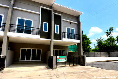 TOWN HOUSE 17.7 Sq.w. Khlong Sam Wa Bangkok for 2.6M