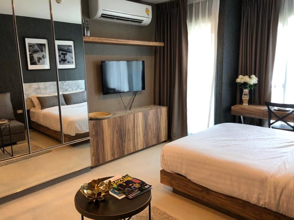 รูป Rhythm Sukhumvit 36-38 ปล่อยเช่า ห้องราคาดี ตกแต่งสวยคุมธีม พร้อมเฟอร์นิเจอร์ครบครัน - รูปที่ 2/6