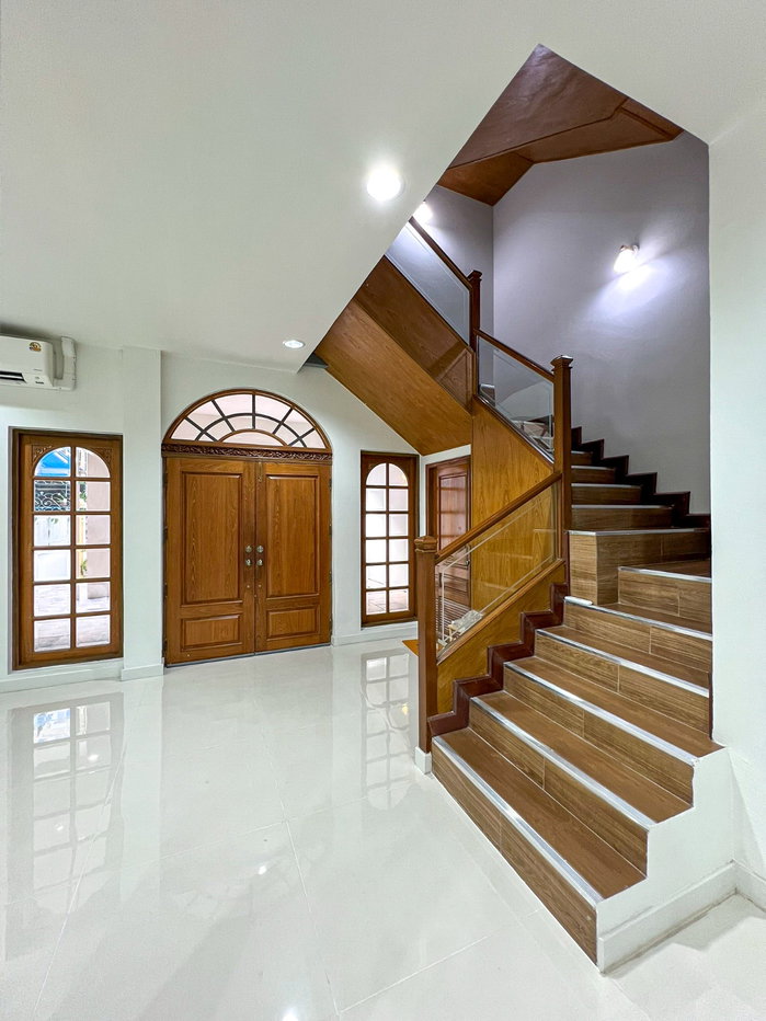 รูป ขายบ้านหรูรีโนเวตใหม่ เย็นอากาศ สาทร | Yenakart Residence | 450 ตร.ม. ใกล้ One Bangkok - รูปที่ 5/46