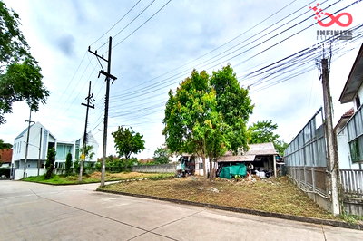 ที่ดิน พรีเมี่ยม เอาท์เล็ท เชียงใหม่ : ขายที่ดินถูกว่าราคาประเมิน 79 ตร.ว. คุ้มพญาการ์เด้นโฮม  ถนนเชียงใหม่ - หางดง  ใกล้สนามบินเชียงใหม่