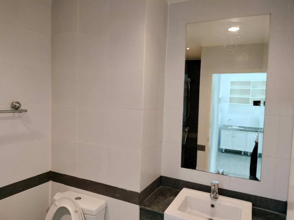 picture For Rent A Space Asoke-Ratchada  Near MRT Rama 9 - 5/11