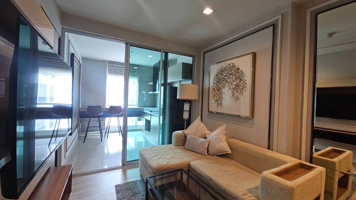 picture Rhythm Sathorn for Rent, BTS Taksin  45 sqm New Renovation/ River View - 2/10