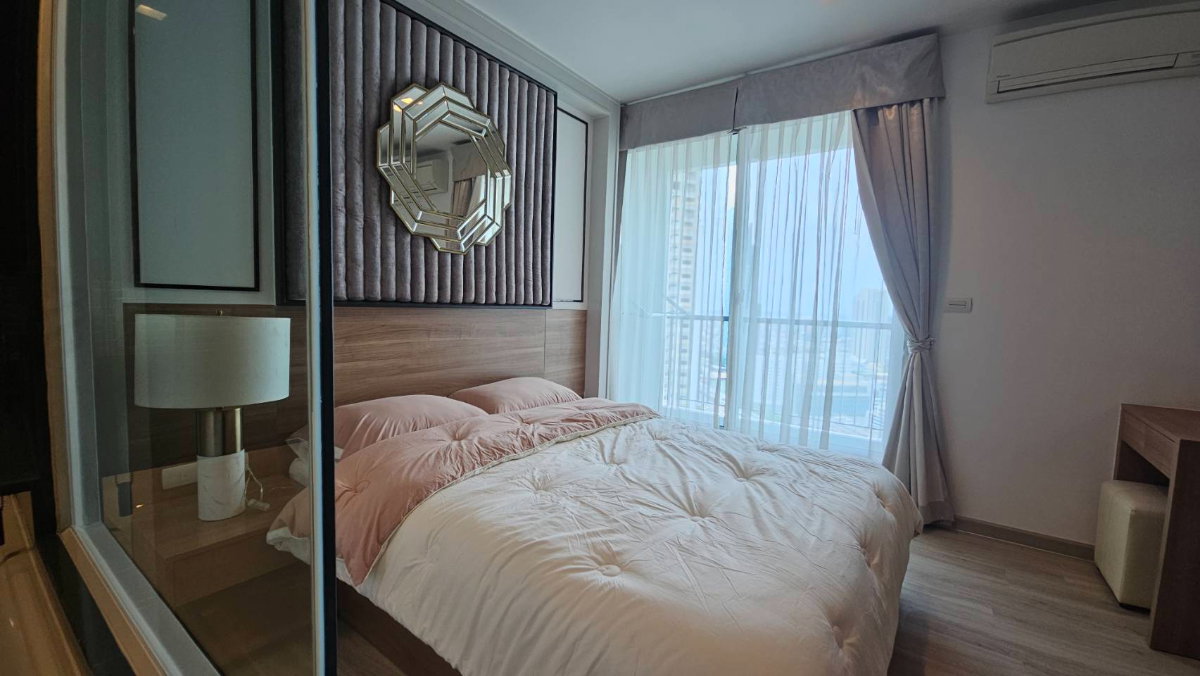 picture Rhythm Sathorn for Rent, BTS Taksin  45 sqm New Renovation/ River View - 6/10