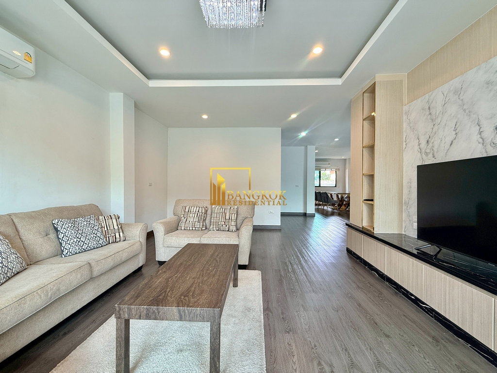 รูป Modern 4 Bedroom House in Ekkamai Area of Mid Sukhumvit - BR28061SH - รูปที่ 2/43