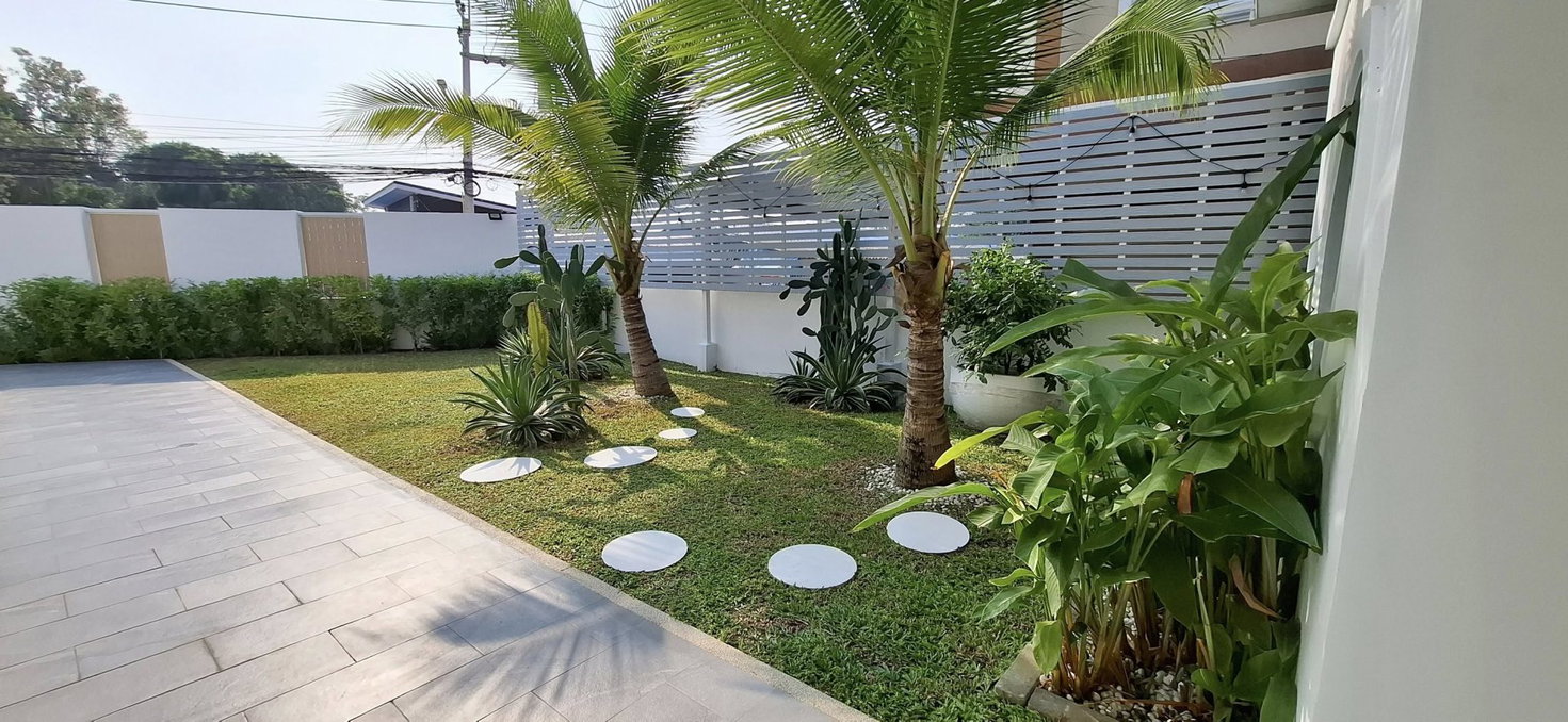 picture 4 Bedrooms Pool Villa in East Pattaya For Rent - 14/15