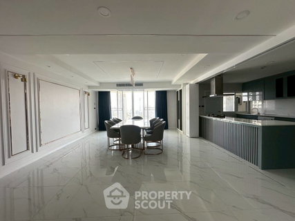 รูปภาพ 3-BR Condo At D.S. Tower 2 Sukhumvit 39 • Phrom Phong Near MRT Sukhumvit (ID 3078374)