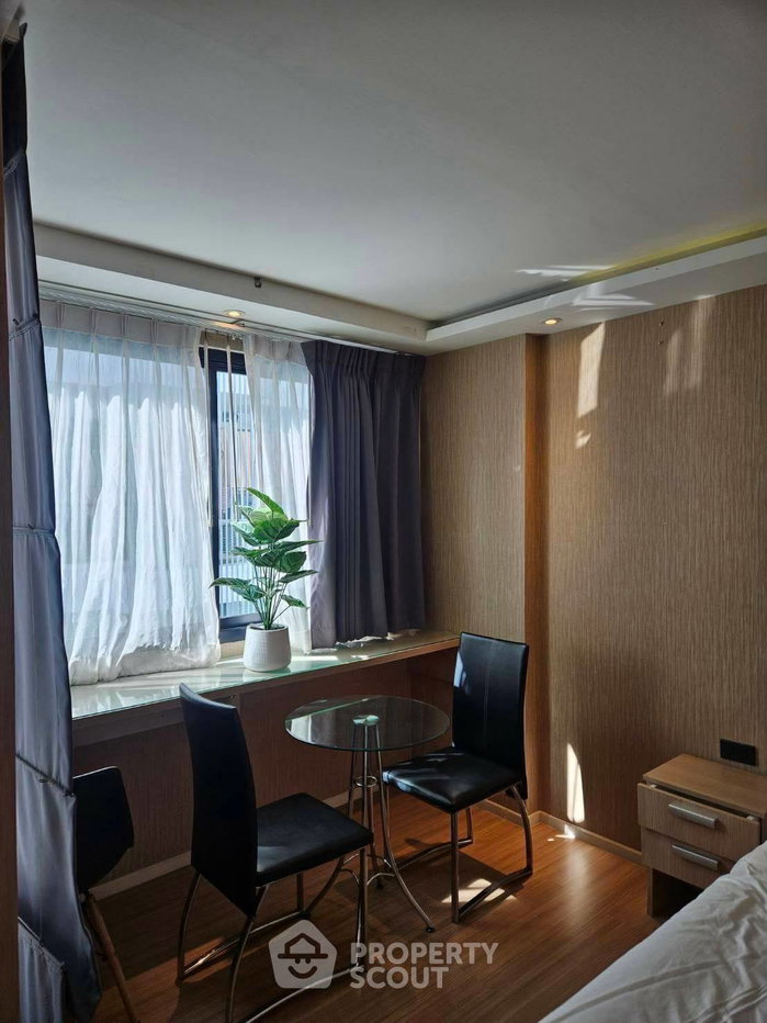 picture 1-BR 30 Sqm Estanan Condo Pattaya in Phratamnak, 6th-Floor (ID 3080311) - 8/10