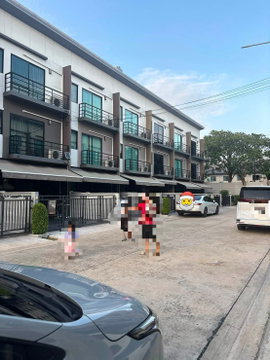 🏡 ให้เช่าทาวน์โฮม 3 ชั้น 📍 หมู่บ้านกลางเมือง รามอินทรา 3 ห้องนอน 3 ห้องน้ำ บ้านสวย พร้อมเข้าอยู่ ทำเลดี เดินทางสะดวก #รับสัตว์เลี้ยงขนาดเล็ก🐱🐶