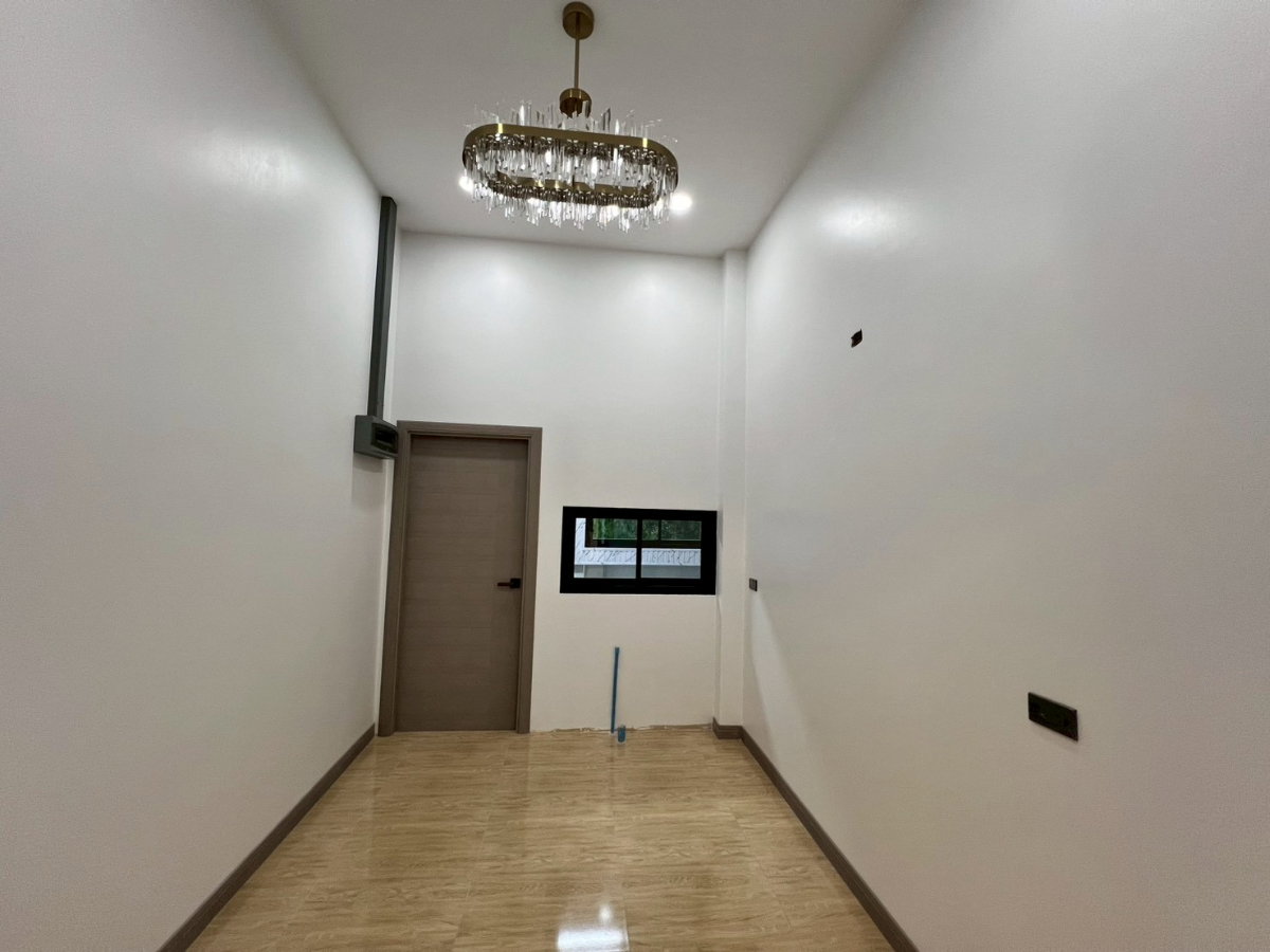 รูป ขายบ้านเดี่ยวชั้นเดียว มือหนึ่ง ดีไซน์โมเดิร์น บ้านใหม่พร้อมเข้าอยู่ ฟรีโอน #CDK100837 - รูปที่ 9/16