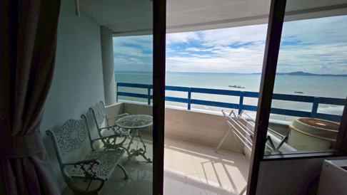 Jomtien Plaza Condotel... Full Seaview
