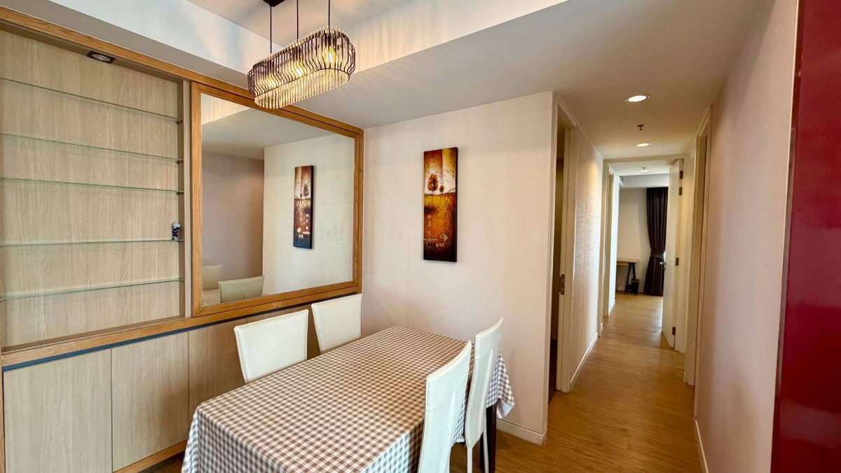 picture For Rent : Siamese Surawong Condo near BTS MRT at Line : @homefinder - 5/11