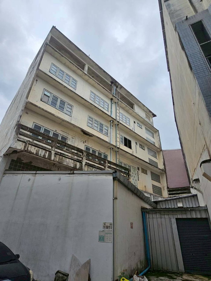 picture Commercial Building in Phitsanulok. Prime Location, Ideal for Clinic / Education Business - 24/32