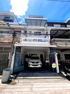 เช่าทาวน์โฮม กรุงเทพมหานคร : 🏡✨  ให้เช่าบ้าน 4 ชั้น ใกล้ MRT สุทธิสาร เพียง 450 เมตร | รับชาวต่างชาติ | เลี้ยงสัตว์ได้  📍ย่านสุทธิสาร - รัชดาภิเษก