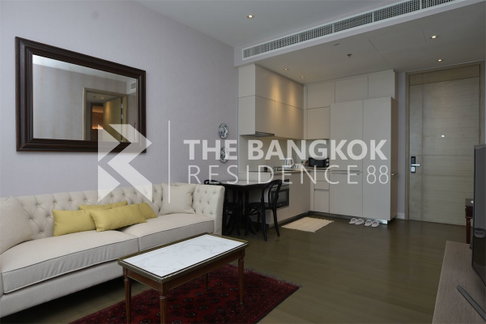 Magnolias Ratchadamri Boulevard Beautiful Room, Ready-to-move-in near BTS Chit Lom