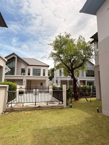 รูป ให้เช่าบ้านเดี่ยว2ชั้น 68ตรว. Luxury ถนน จตุโชติ ใกล้ จุดขึ้นลงทางด่วนจตุโชติ - รูปที่ 2/8