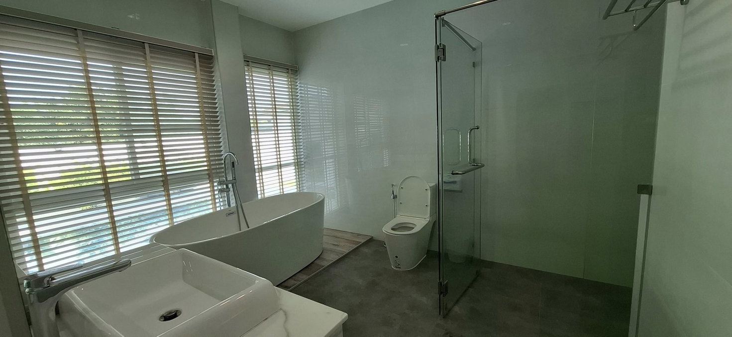 picture 4 Bedrooms Pool Villa in East Pattaya For Rent - 13/15