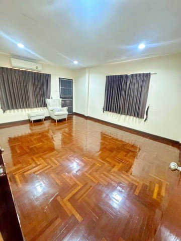 รูป รามคำแหง 30-40 MRTรพ.รามคำแหง 550ม. บ้านเดี่ยวใหญ่ให้เช่า 5นอน 5น้ำ 103ตร.ว. 412ตร.ม. - รูปที่ 4/8