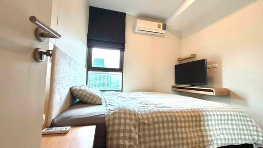 รูปภาพ For Rent : Siamese Surawong Condo near BTS MRT at Line : @homefinder