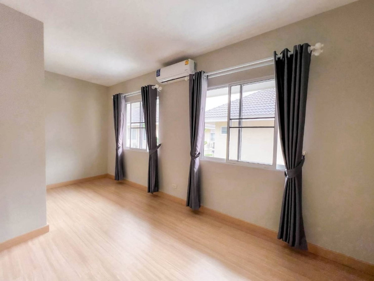 รูป ขายบ้านเดี่ยว 2 ชั้น หมู่บ้านกาญจน์กนกวิลล์ 13 สันกำแพง เชียงใหม่ เฟอร์นิเจอร์และเครื่องใช้ไฟฟ้าครบ (H530) T.0946511456 - รูปที่ 10/16