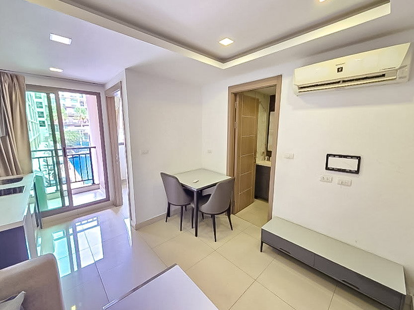 picture Arcadia Beach Continental Condo for Sale 1Bedroom Pool View - 1/9