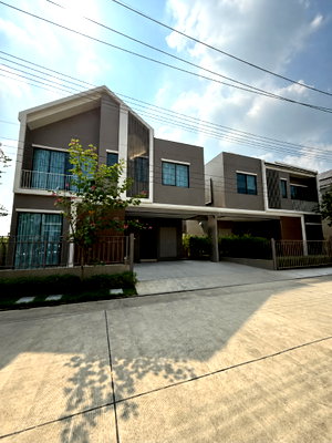 เช่าบ้านแฝด ปทุมธานี : ให้เช่าบ้าน โครงการ Siamese Blossom พหล วิภาวดี 3ห้องนอน 4ห้องน้ำ 