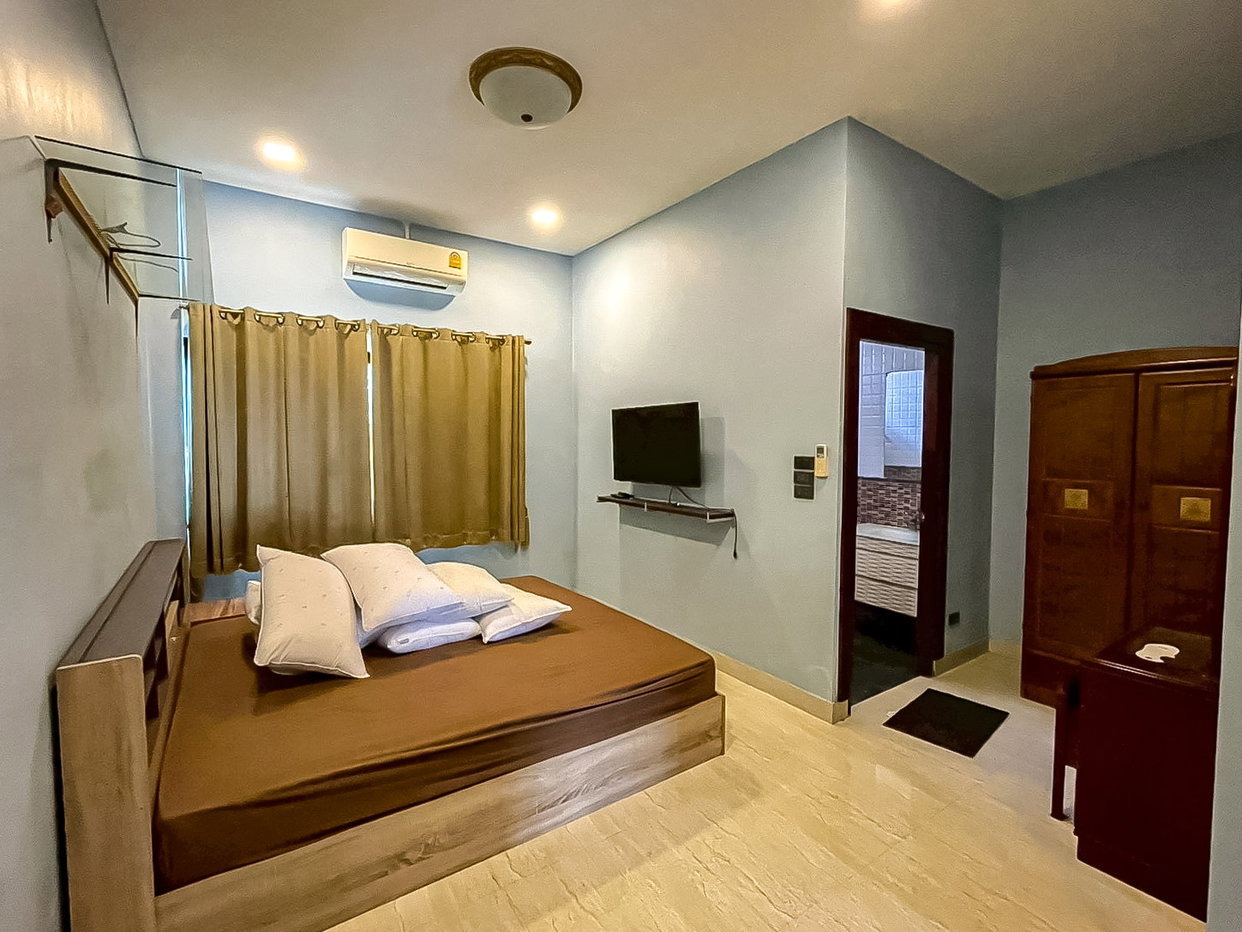 รูป Luxury 2Storey House for Rent Noen Plub Wan East Pattaya 5Bed - รูปที่ 9/25