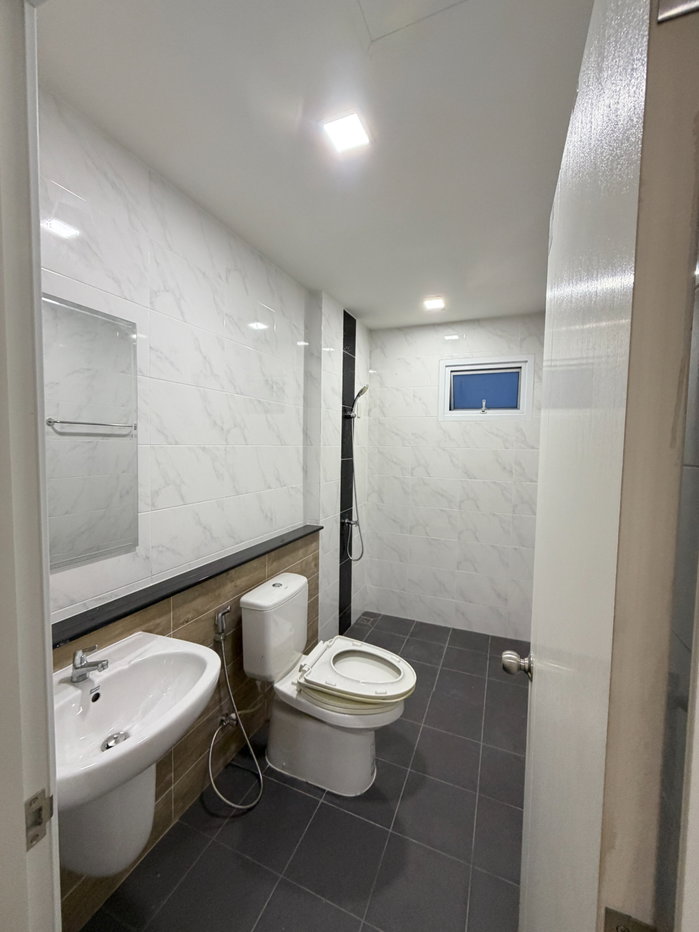 รูป 🏡 ขายด่วน บ้านแฝด Baan U ซอย 12 ใกล้นิคมอมตะ ชลบุรี เจ้าของขายเอง พร้อมเข้าอยู่ ราคาต่อรองได้ - รูปที่ 14/22