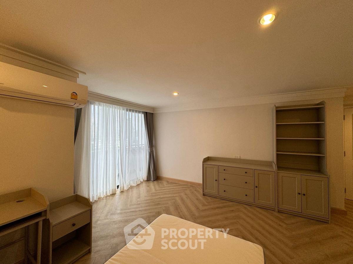 รูป คอนโด 3-ห้องนอน ที่ รีเจ้นท์ ออน เดอะ พาร์ค2 (สุขุมวิท 61) คอนโดมิเนียม ใกล้ BTS ทองหล่อ (ID 3083147) - รูปที่ 10/17