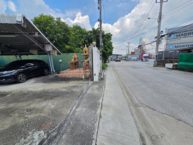 รูป ขายบ้านพร้อมพื้นที่ขนาดใหญ่ ทำเลใกล้ถนนปู่เจ้าสมิงพราย บ้านพักอาศัยพร้อมพื้นที่จอดรถ หรือปรับใช้เป็นโฮมออฟฟิศในทำเลเดินทางสะดวก | 93391 - รูปที่ 3/13