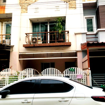 Townhouses for sale วิทยาลัยการจัดการเพชรเกษม : 🏡 3-Storey Townhome for Sale – Direct from Owner!