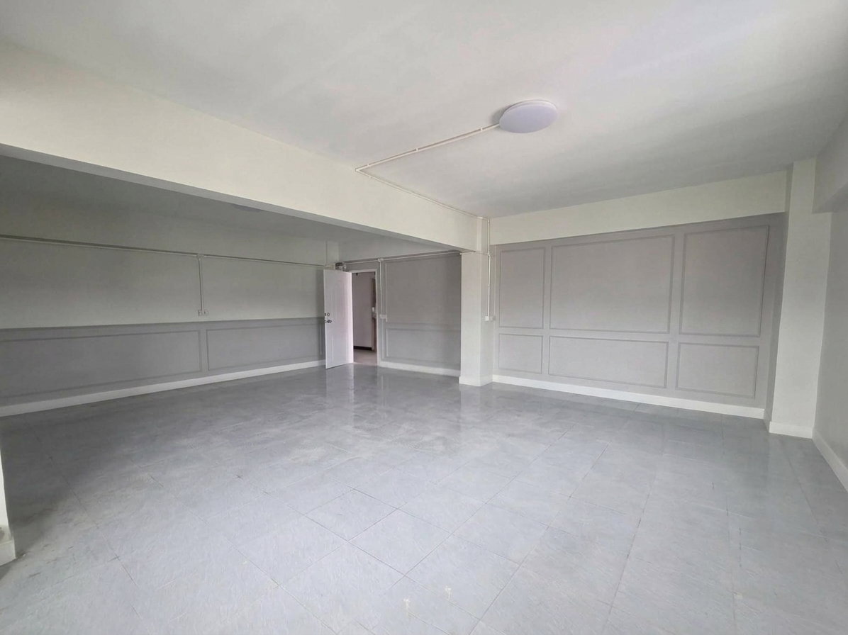 รูป ห้องมุมเปล่า Renovate ใหม่ ขนาดใหญ่พิเศษ 46 ตรม. ใกล้ BTS ลาดพร้าว 101 - รูปที่ 7/15