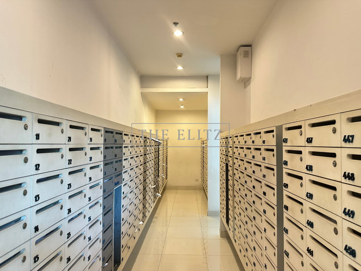 picture ✨RARE FIND! Flawlessly Renovated Modern Living Space – 100% Move-in Ready with Zero Fixes Needed ✨ - 14/24