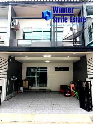 Townhouses for sale Lumlukka Road : Townhome for sale, The Trust Town Wongwaen-Lam Luk Ka, 3 bedrooms, 130 sq.m. usable area.