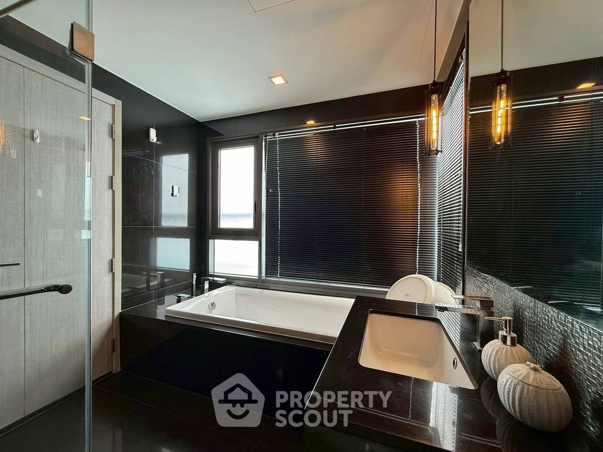 รูป คอนโด 2 ห้องนอนให้เช่า Rhythm Sukhumvit 36-38 ใกล้ BTS ทองหล่อ 300 ม. (ID 3083320) - รูปที่ 16/22