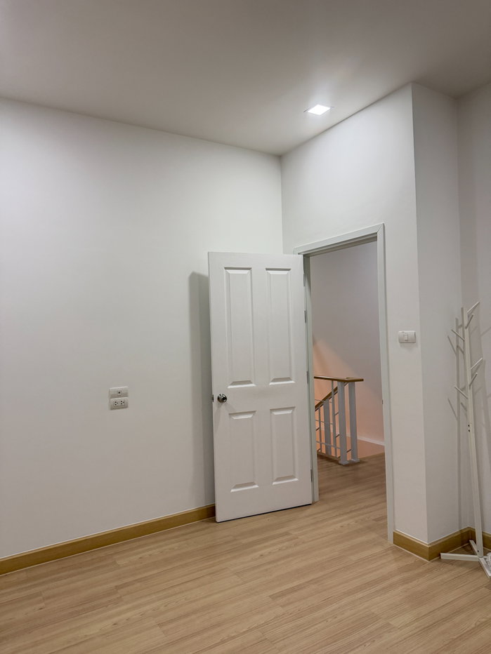 รูป 🏡 ขายด่วน บ้านแฝด Baan U ซอย 12 ใกล้นิคมอมตะ ชลบุรี เจ้าของขายเอง พร้อมเข้าอยู่ ราคาต่อรองได้ - รูปที่ 12/22