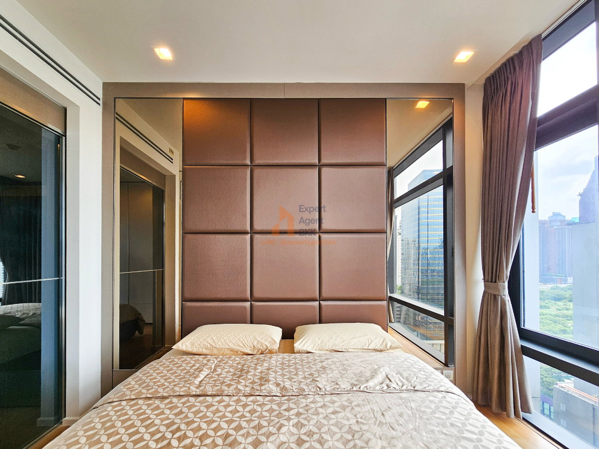 picture SALE : Circle Living Prototype - 1 Bedroom LC247 - 3/13