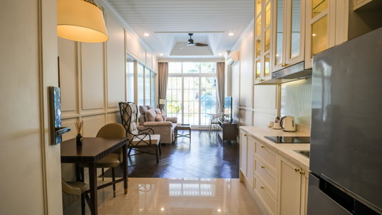 รูปภาพ Grand Florida Beachfront Pattaya Pool Access Condo for Rent