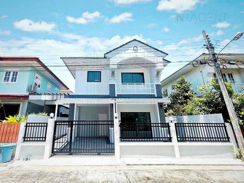 For Sell Twin house BAAN BURIROM WONGWAEN - PINKLAO 2-story 3 bedroom 2 bathroom