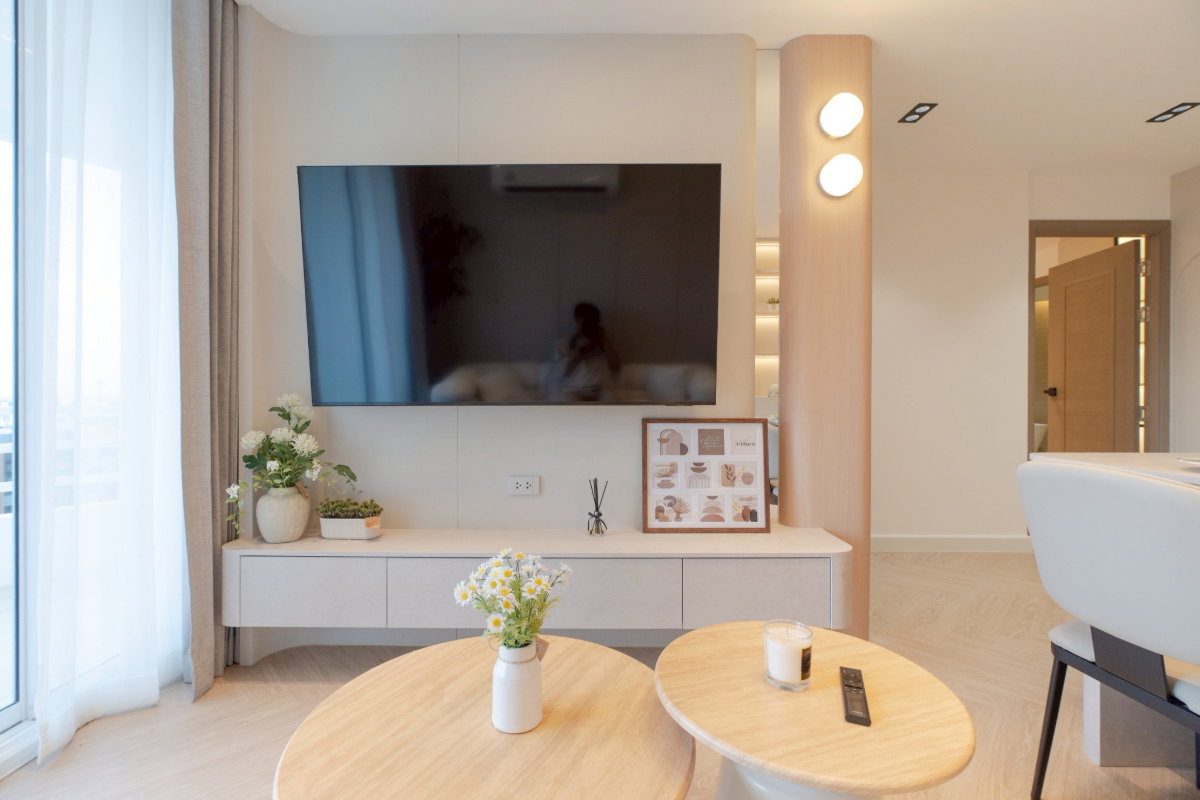 picture Luxury Penthouse Condominium for Sale - 11/40