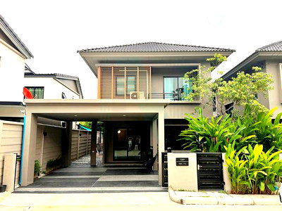 เช่าบ้านเดี่ยว นิคมบางปู(เหนือ) : ให้เช่าบ้านเดี่ยว 2 ชั้น โคโม่ โบทานิก้า บางนา 3 ห้องนอน 3 ห้องน้ำ