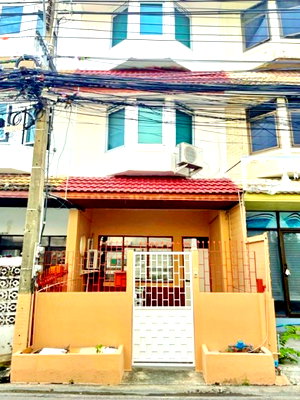 เช่าทาวน์โฮม ม.ศรีนครินทรวิโรฒ วิทยาเขตประสานมิตร : พร้อมเฟอร์ฯ ทาวน์โฮม 3 ชั้น ใหม่ 3 นอน 2 น้ำ ใกล้รถไฟฟ้ากว่าคอนโด MRTรัชดาภิเษก 220ม. MRTลาดพร้าว 500ม. 22 ตร.ว.  264 ตร.ม.