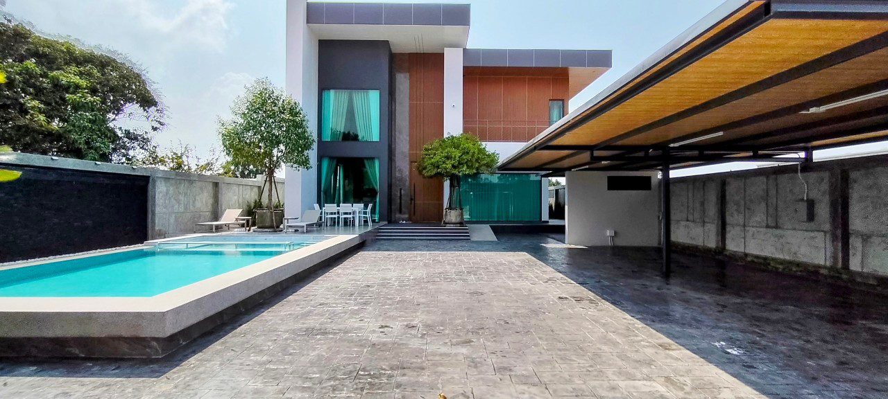 รูป Modern Pool Villa 4 Beds in Huay Yai for Sale - รูปที่ 2/26