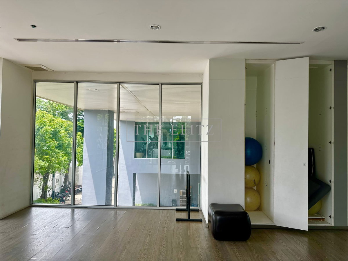 picture ✨RARE FIND! Flawlessly Renovated Modern Living Space – 100% Move-in Ready with Zero Fixes Needed ✨ - 19/24