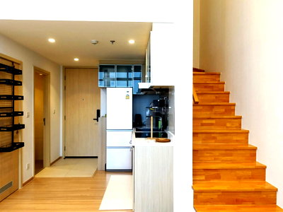 คอนโดให้เช่า : 🐱 ตึก Pet-Friendly สวรรค์ของคนรักสัตว์! ปล่อยเช่า Maru Ekkamai 2 ห้อง Duplex ชั้นสูงวิวเมืองสุดอลังการ 🐶
