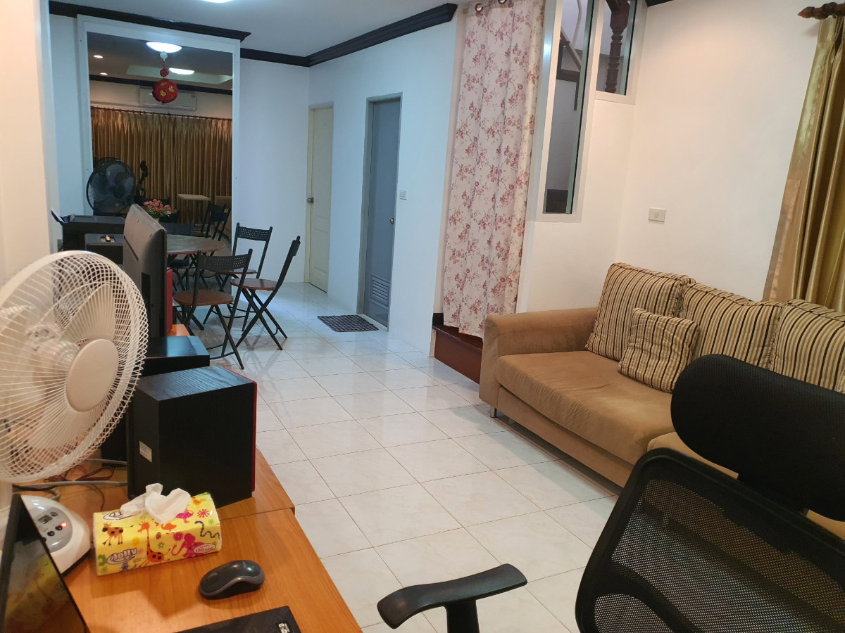 รูป บ้านแฝดรีโนเวทใหม่ สไตล์บ้านเดี่ยว ขนาด 26 ตร.วา ทำเลศักยภาพ ใกล้สนามบินดอนเมือง เดินทางสะดวก - รูปที่ 2/21