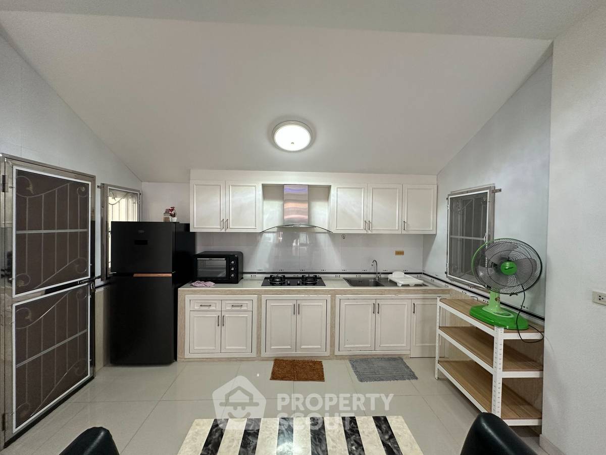 รูป ขายบ้าน 3 ห้องนอน โครงการโชคชัยวิลเลจ 10 ใกล้หนองปรือ พัทยา (ID 3083144) - รูปที่ 11/17