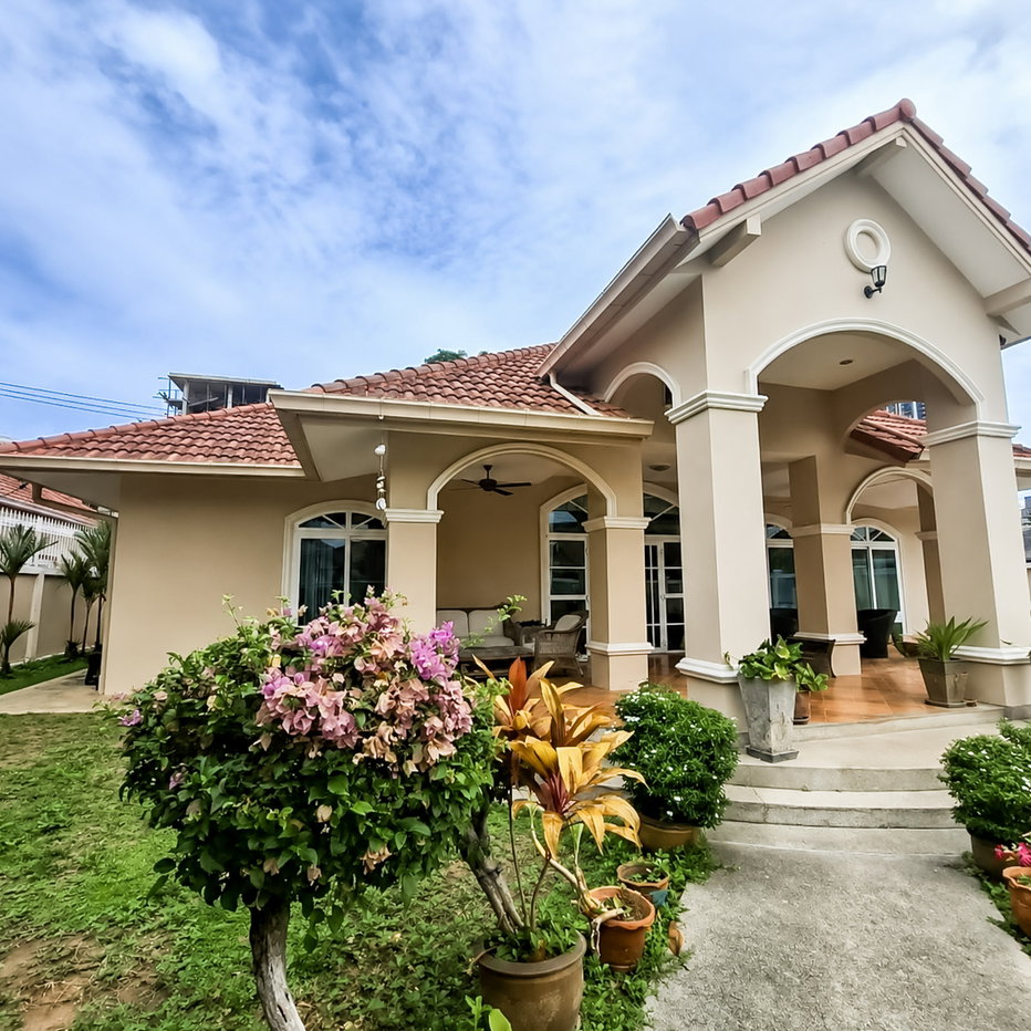 picture Pool Villa for Sale Pratumnak Pattaya Near Thappraya Road - 2/14