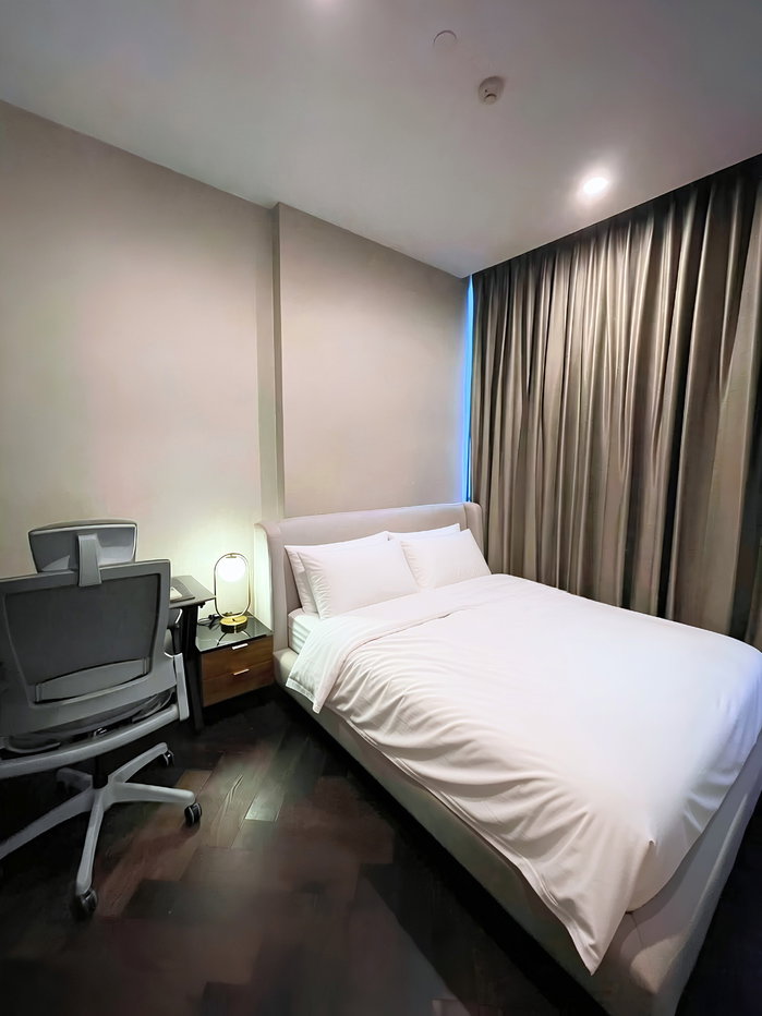 รูป 🔥 THE ESSE Sukhumvit 36 ห้อง Luxury 1 Bedroom Plus 38 ตร.ม. ใกล้ BTS ทองหล่อ เพียง 45,000 บาท/เดือน ✨ ทำเลสุขุมวิท เข้าอยู่ได้ทันที 🏙️ - รูปที่ 5/9