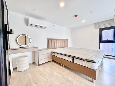 9817, 2 Br. condo for rent at Soho Bangkok Ratchada.